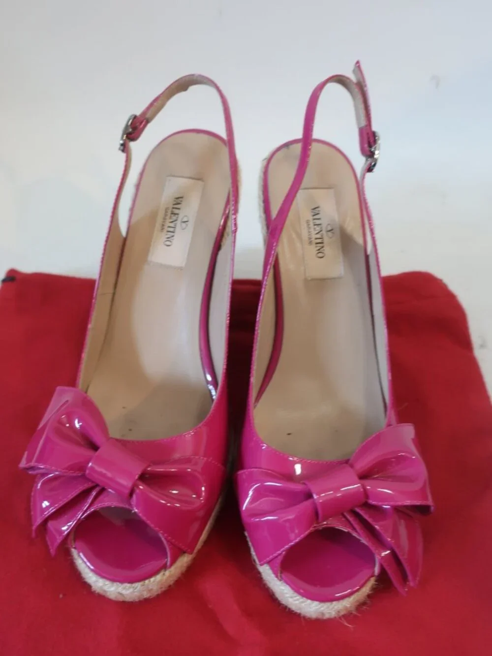 Authentic Valentino Garavani Fuchsia Patent Leather Bow Espadrille Wedge 38 US/8